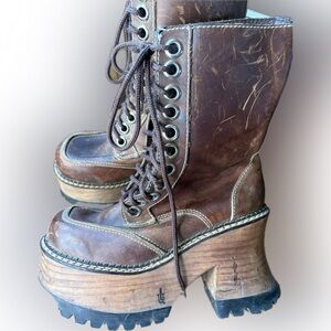 Women's VINTAGE London Underground Lace Up Boots